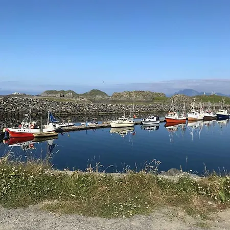 بيت للعطل 160 Year Old Log - Sea Views Straumsjoen