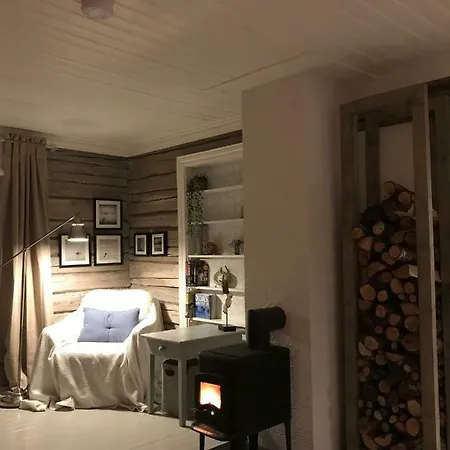 160 Year Old Log - Sea Views *