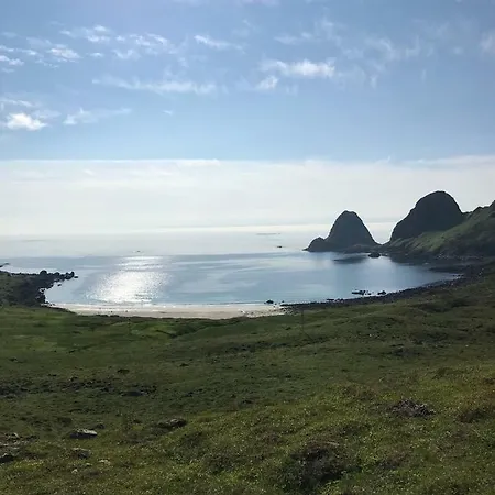 بيت للعطل 160 Year Old Log - Sea Views